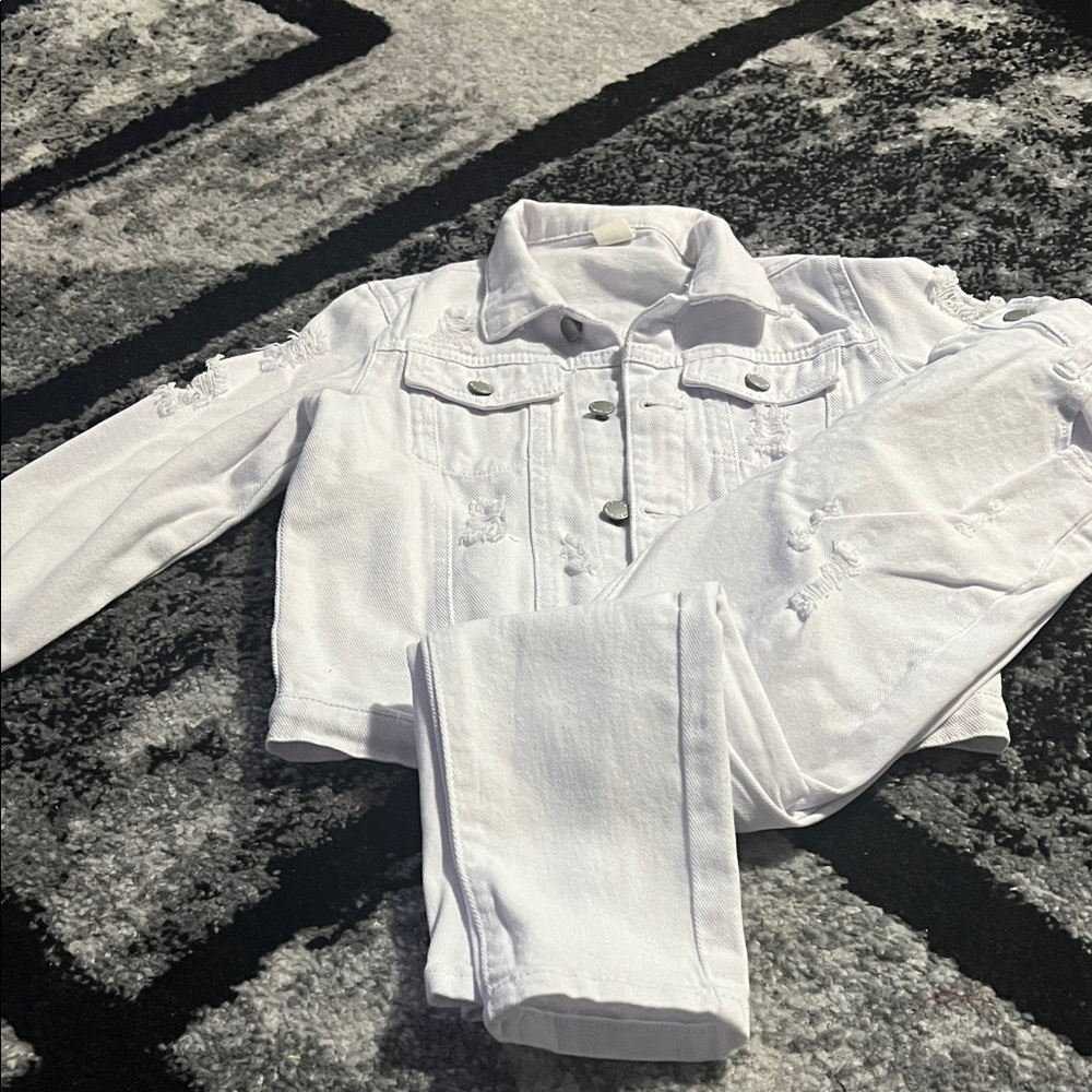 Stylish White Denim Jacket and Pants Set